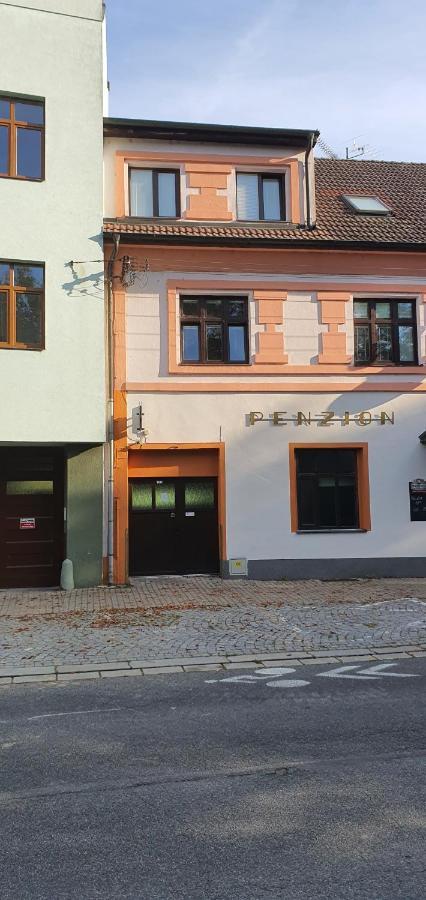 Penzion U Kohoutka Pardubice Exterior photo